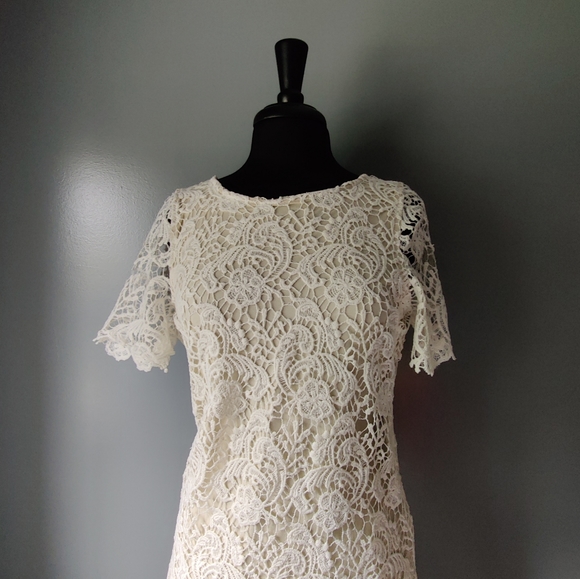 Lace Sheath Dress - Picture 2 of 5